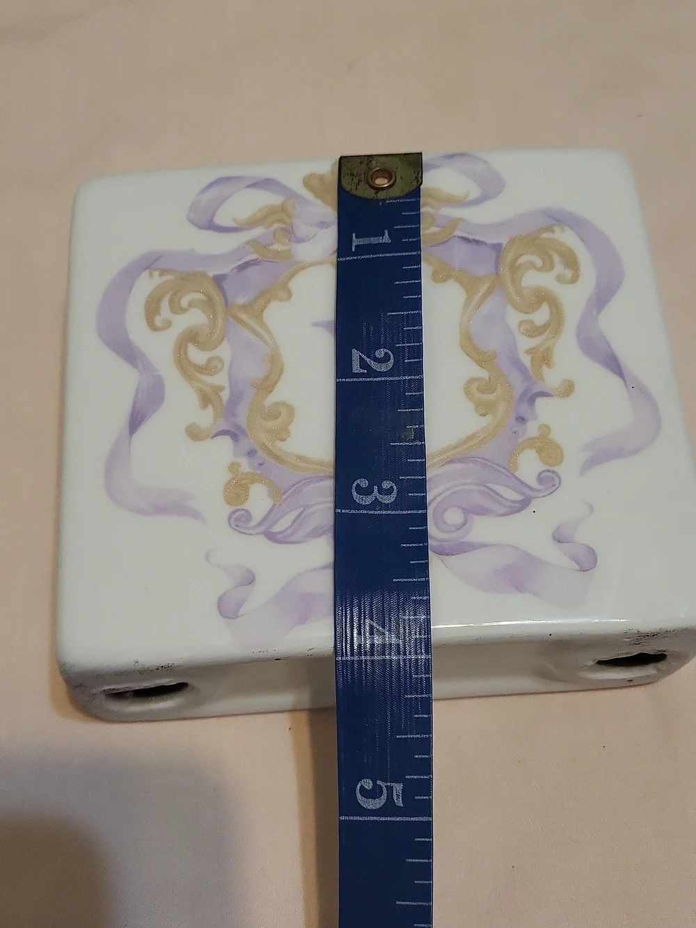 'Y' Monogram Decor - Picture 3 of 6